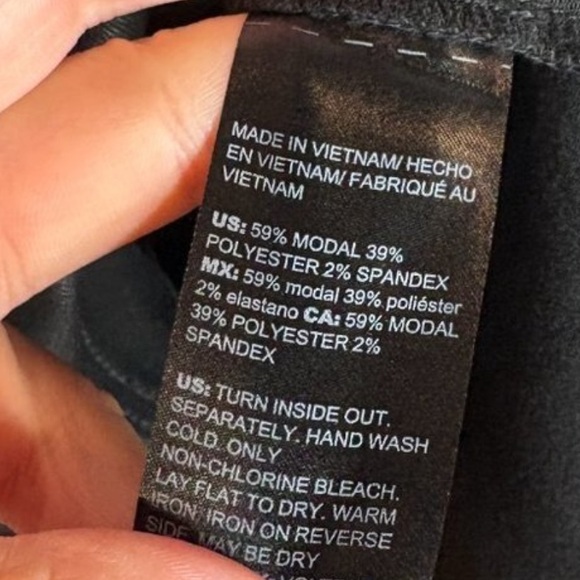 NWOT White House Black Market Faux Leather Dress with pockets (size 4) - Picture 4 of 9